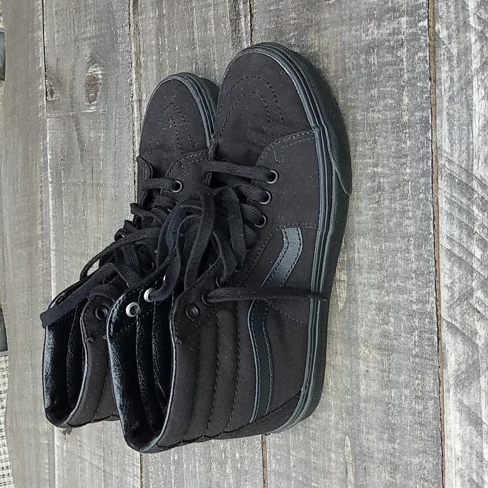 Vans unisex black canvas high top shoes (US men size 6.5/women size 8) like new